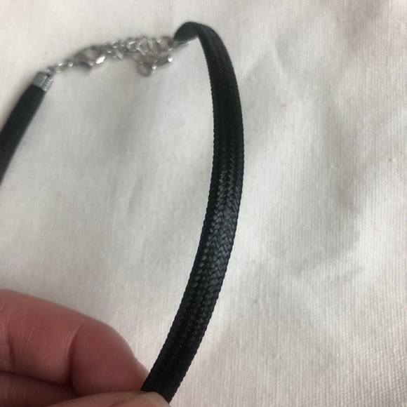 Black choker necklace crystal pendant charm cute classic dainty delicate - Picture 3 of 5